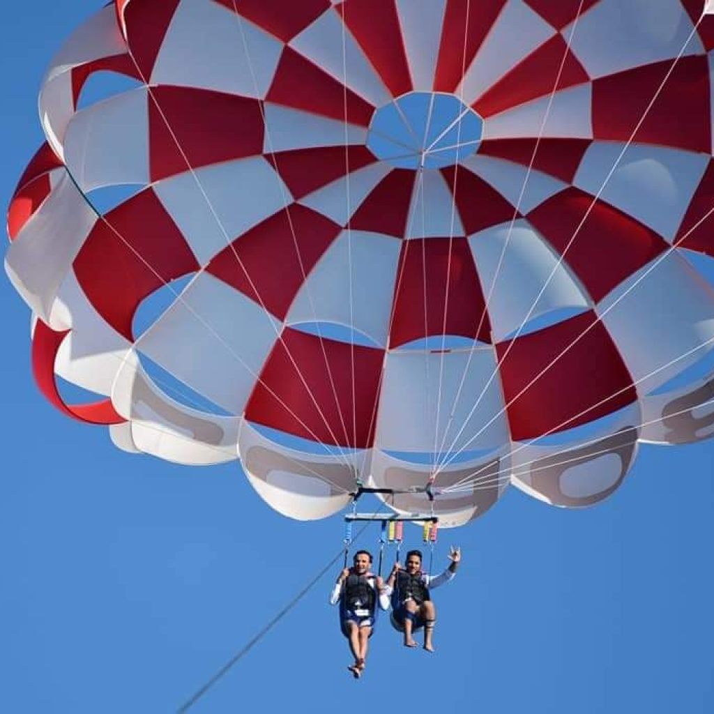 Hurghada: Parasailing Adventure