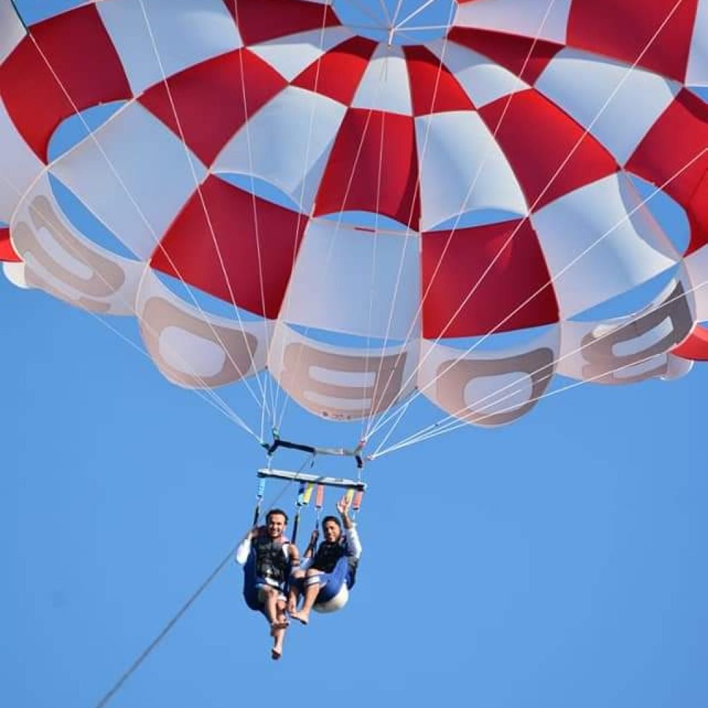 Hurghada: Parasailing Adventure
