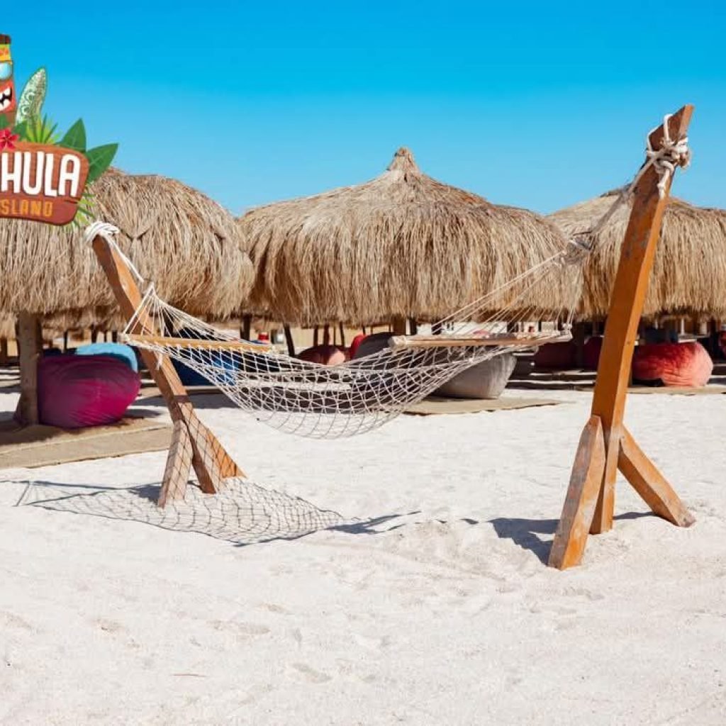 Hula Hula Island & Snorkeling Cruise