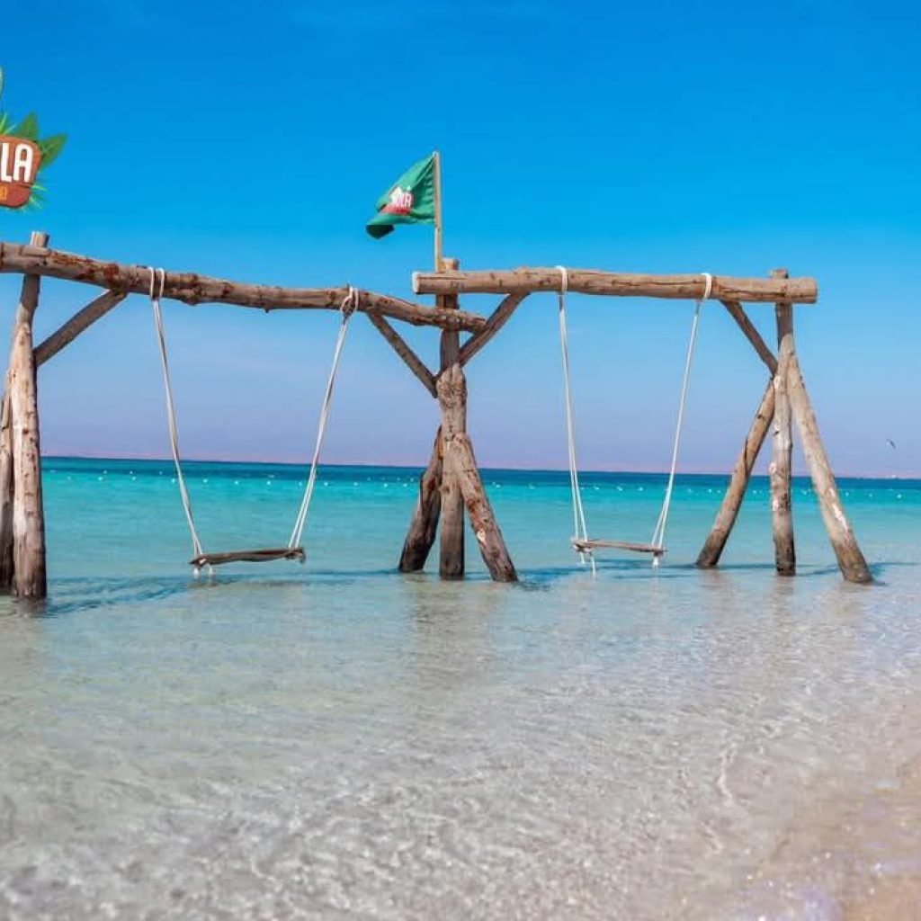 Hula Hula Island & Snorkeling Cruise