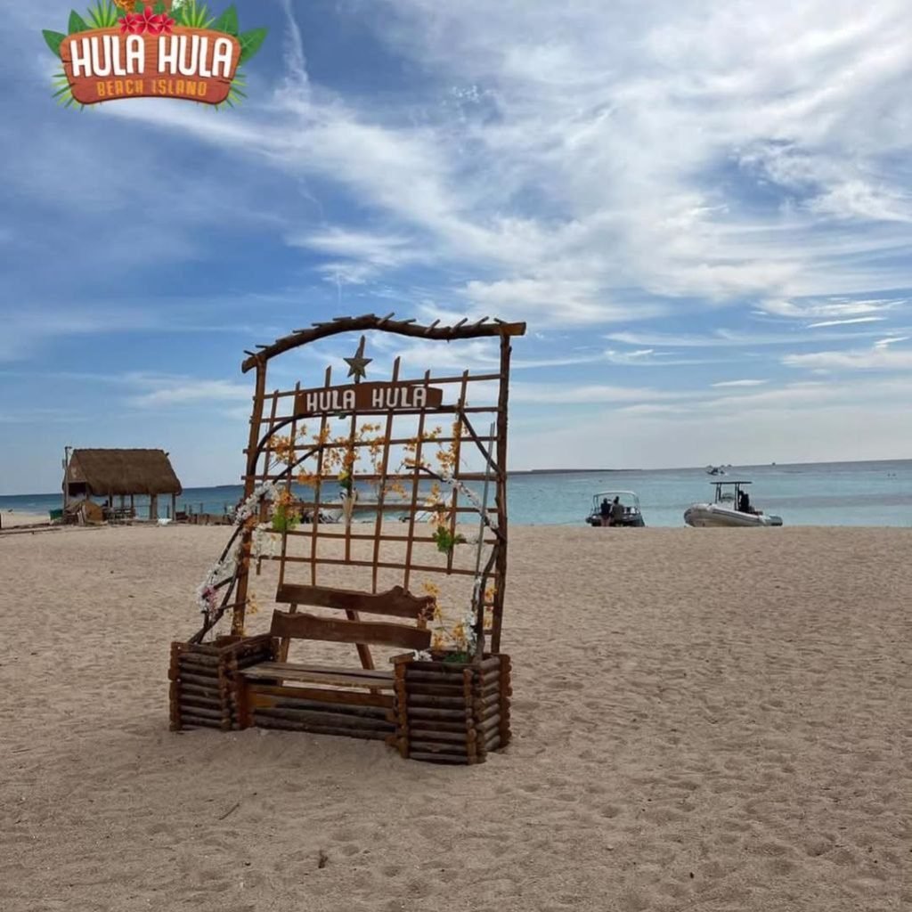 Hula Hula Island & Snorkeling Cruise